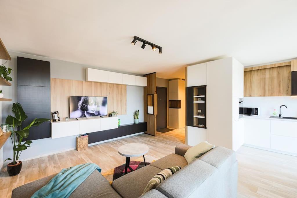 Luxury Apt. Near River & Parking Timisoara Ngoại thất bức ảnh