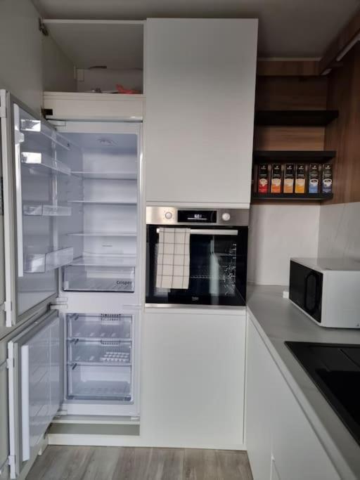 Luxury Apt. Near River & Parking Timisoara Ngoại thất bức ảnh