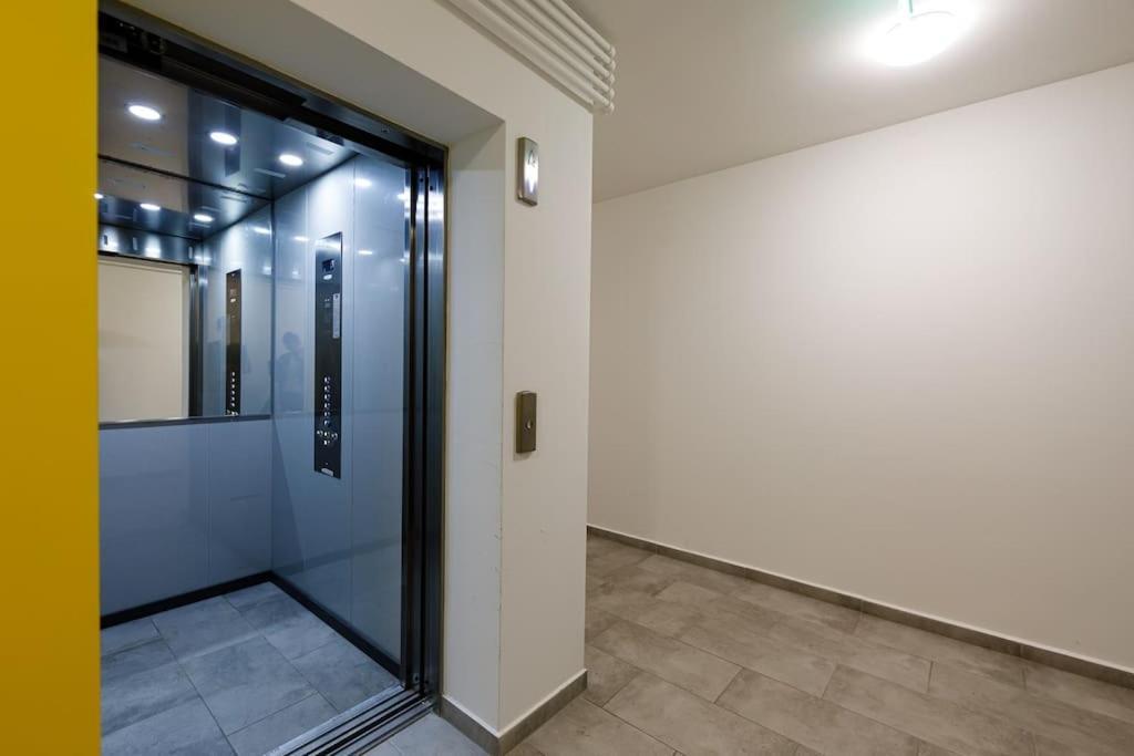 Luxury Apt. Near River & Parking Timisoara Ngoại thất bức ảnh