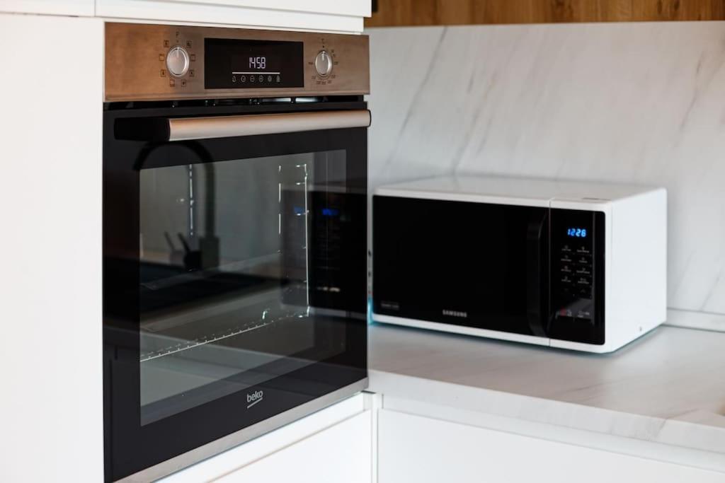 Luxury Apt. Near River & Parking Timisoara Ngoại thất bức ảnh