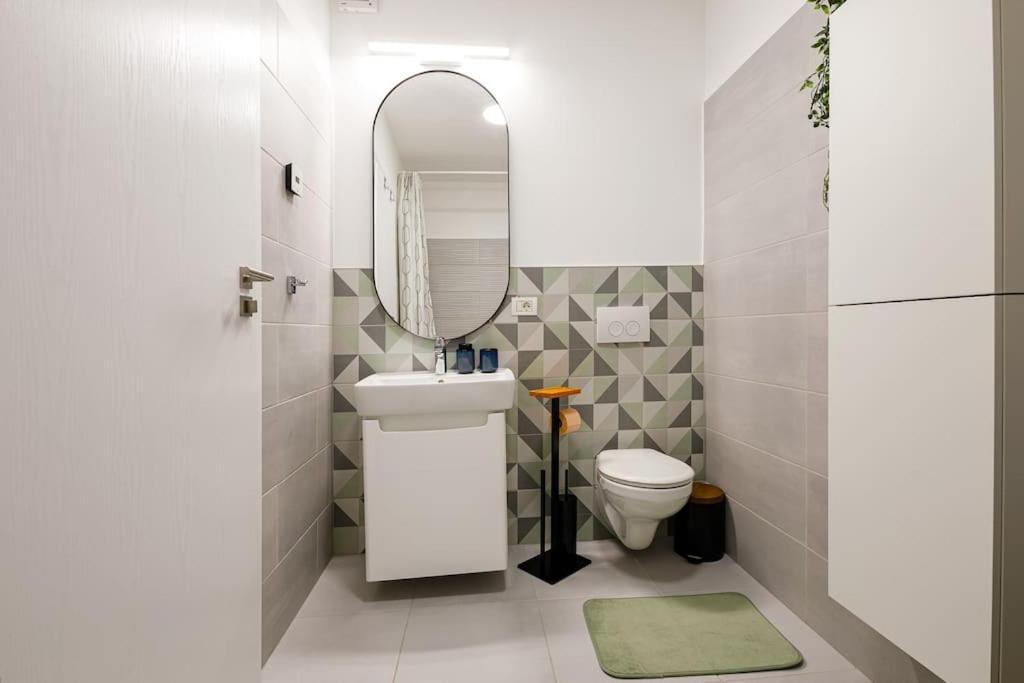 Luxury Apt. Near River & Parking Timisoara Ngoại thất bức ảnh